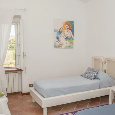 Mare Tra Cielo E Mare * ガエータ