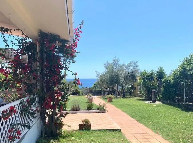 Mare Tra Cielo E Mare * Gaeta